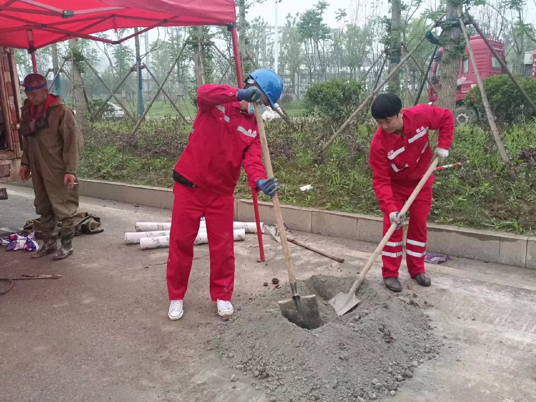 西工管道疏通哪家好】及时进行市政管道清淤